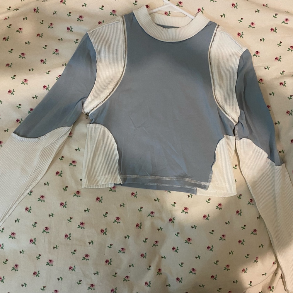 Detachable Sleeve Knit Top